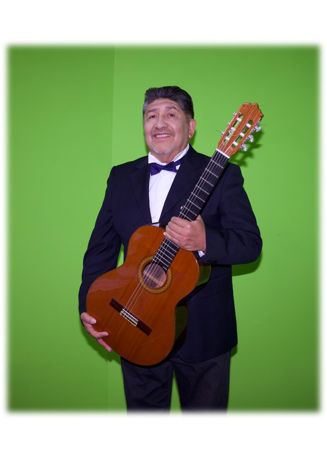 El músico y escritor que hace historia en España: Willy Seguín